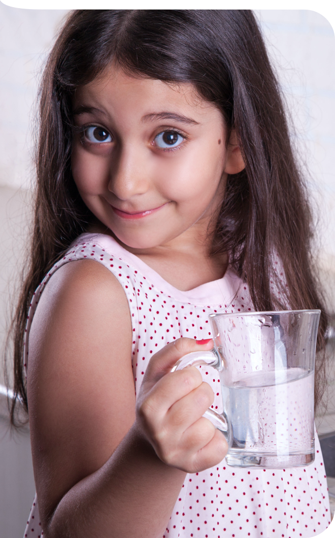 Mädchen mit Wasser