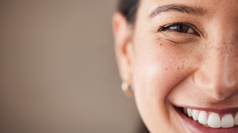 Halbes Frauengesicht