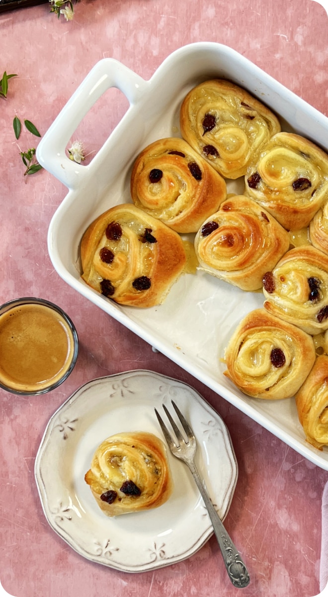 Roulés à la crème patissière et aux raisins