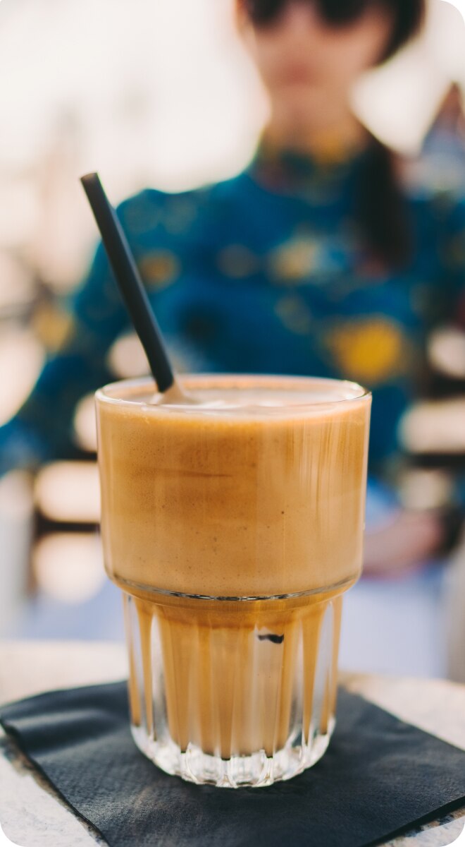 Ice Kaffee steht auf dem Tisch