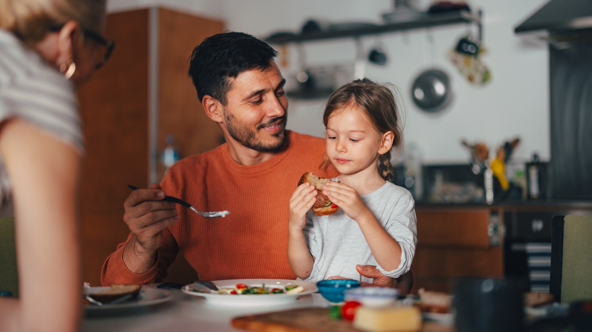 Papa mit seiner Tochter
