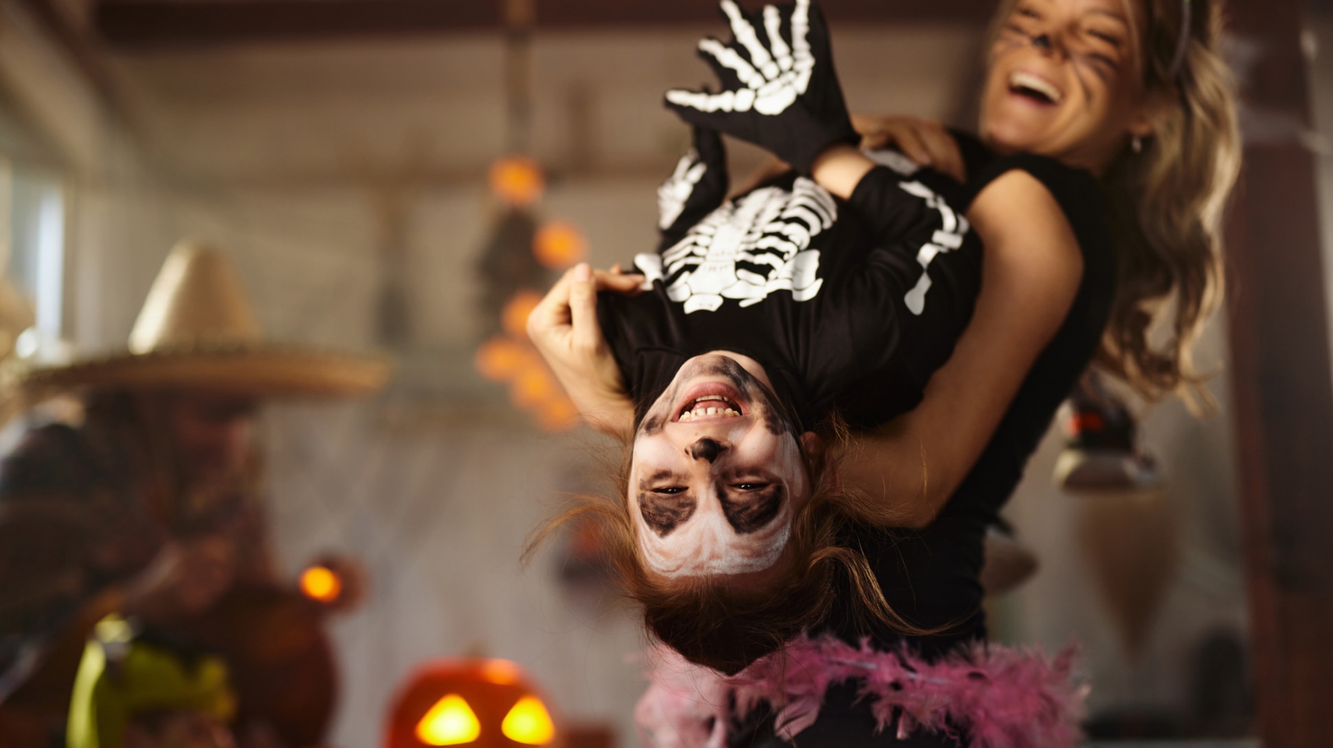 Kind an Halloween verkleidet