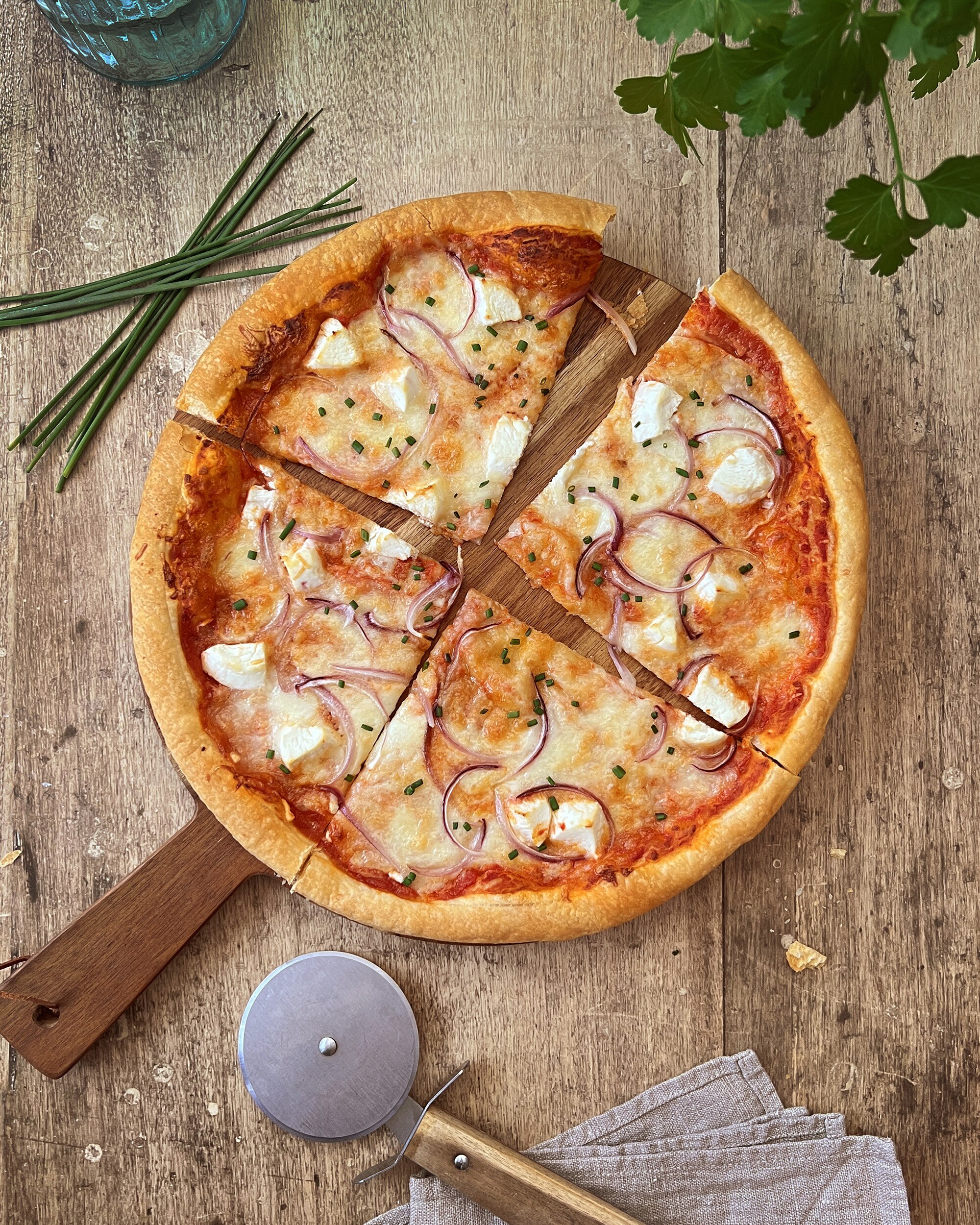 BUITONI_ZEUR_EN_ThisCallsForBuitoniH1_FourCheeseOnionPizza_Image_4x5 BUITONI_ZEUR_EN_ThisCallsForBuitoniH1_FourCheeseOnionPizza_Image_4x5