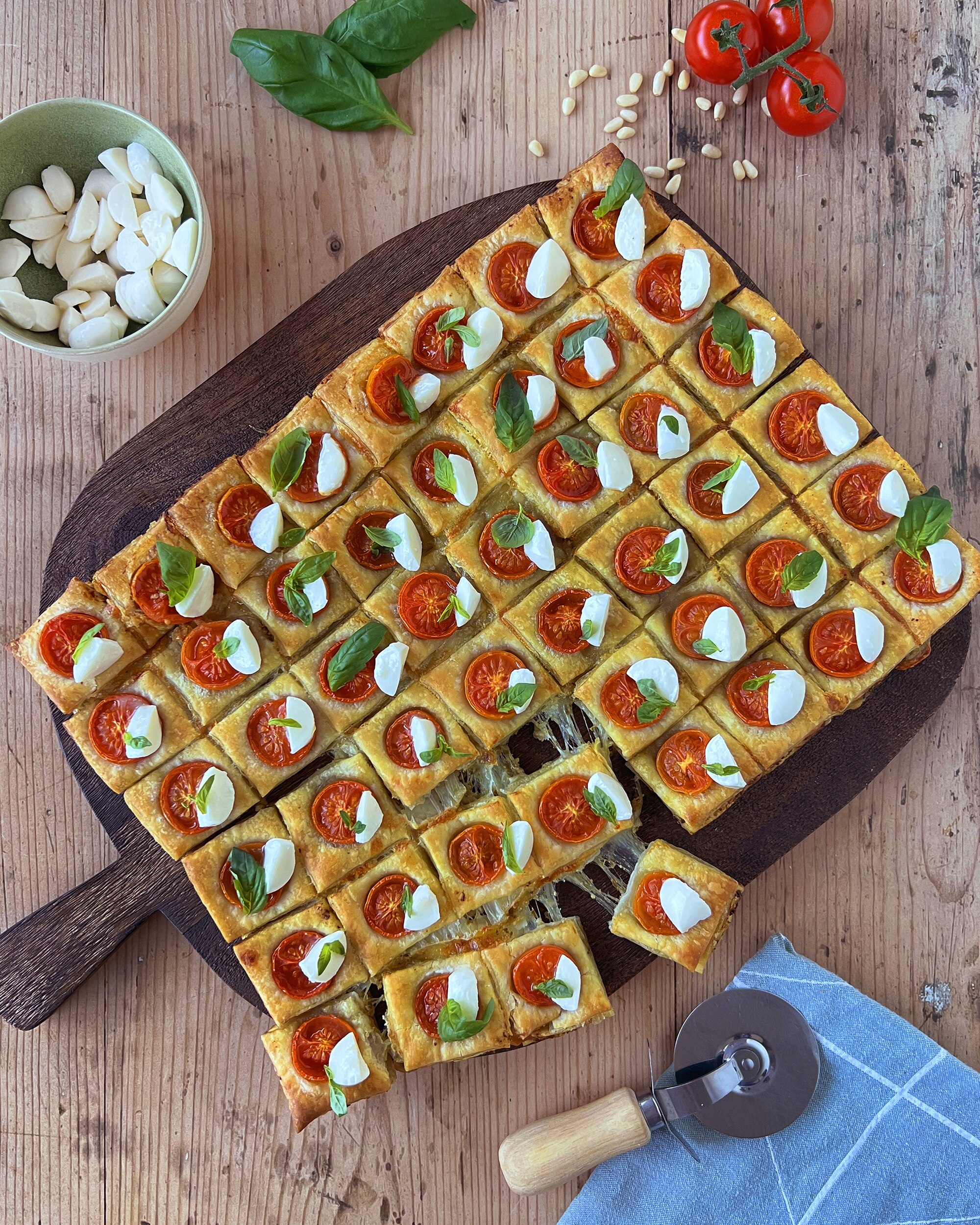 BUITONI_ZEUR_EN_ThisCallsForBuitoniH1_CapresePuffPastry_Image_4x5 BUITONI_ZEUR_EN_ThisCallsForBuitoniH1_CapresePuffPastry_Image_4x5