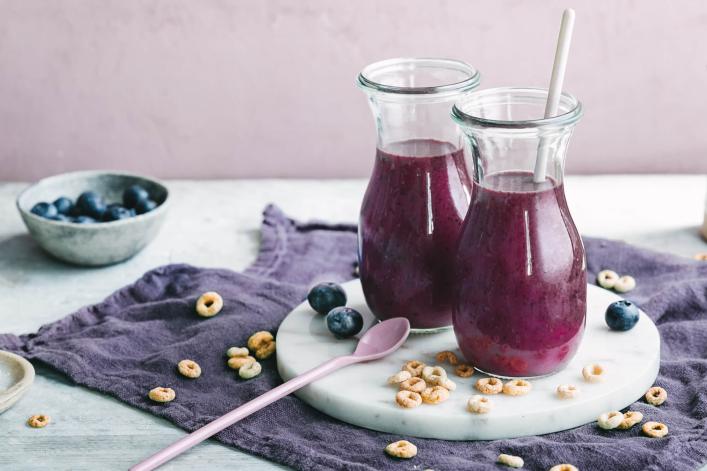 CHEERIOS® Blueberry Cereal Smoothie