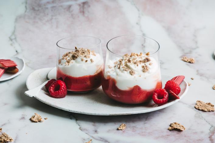 FITNESS RHUBARB, RASPBERRY AND WHOLEGRAIN pots