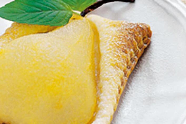 Gâteaux aux poires fourrés aux noix juteuses