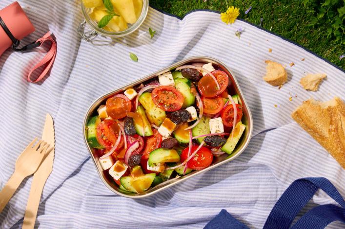 Griechischer Salat mit THOMY Balsamico Salatsauce