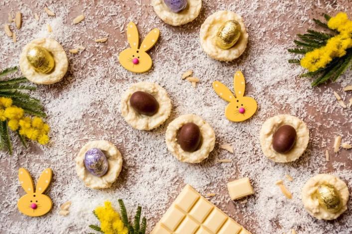 Nids de Pâques au Chocolat Blanc et Mini-Oeufs