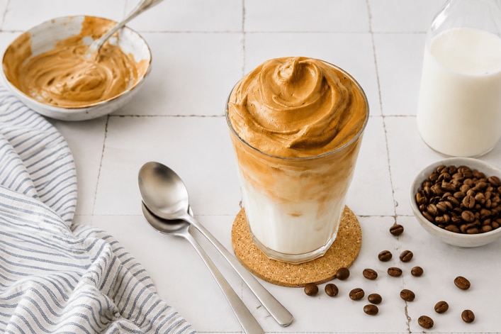 Dalgona Coffee Glacé au Nescafé Espresso Concentrate et au Miel