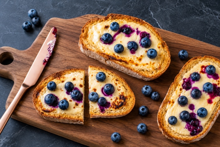 Custard Toast aux myrtilles et LC1 Vanille