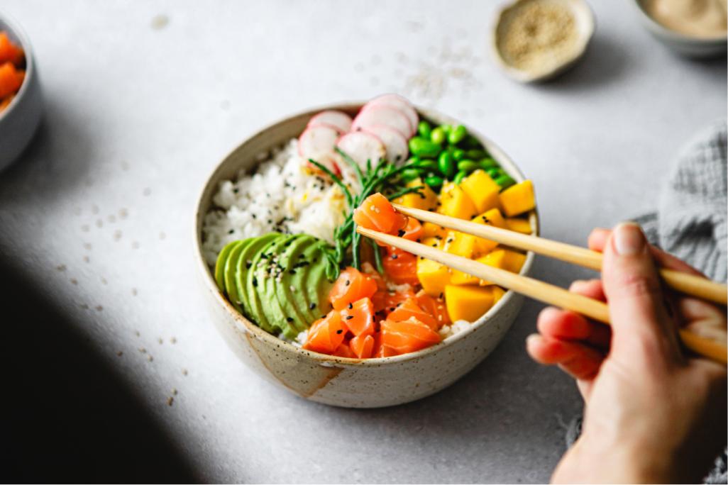 Poké Bowl mit Lachs 