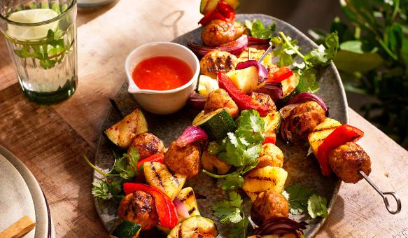 Brochettes de boulettes de légumes colorés