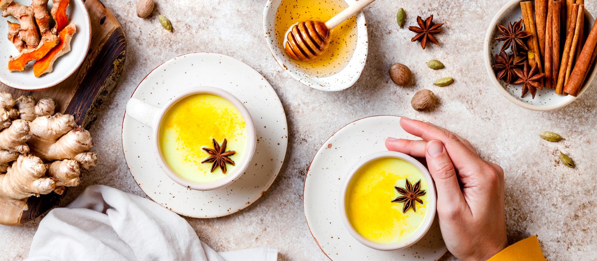 Getränk mit winterlichen Gewürzen 