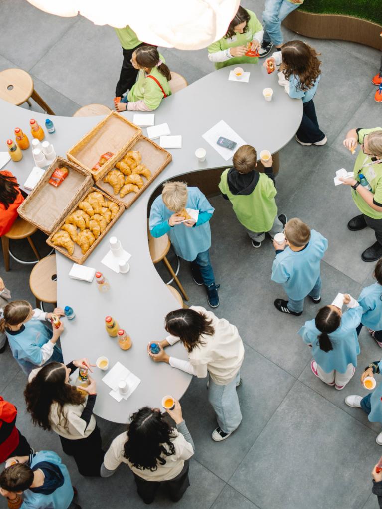 enfants-lors-de-la-journee-oser-tous-les-metiers-chez-nestle 