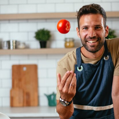 Mann in der Küche