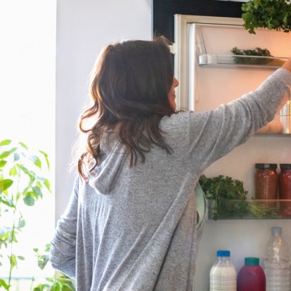 Foodlovers_Leisi_Tipp_03_Header_1070x602.png Frau an Kühlschrank