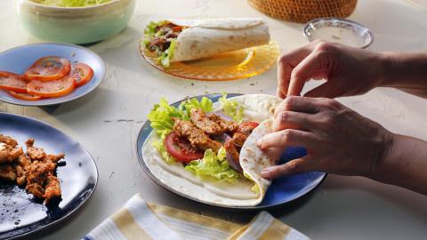 6.16.4 MEZEAST Chicken Shawarma Rezept Schritt 4 16-9