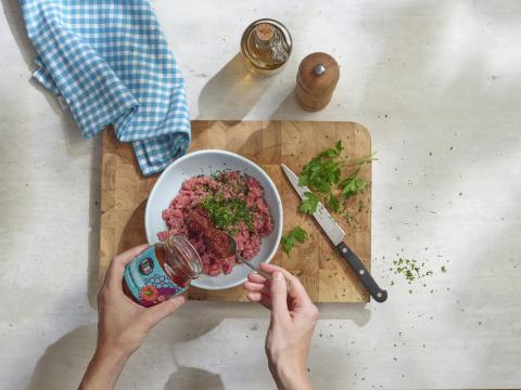 6.08.1 Rezept MEZEAST Muhammara Lahmacun Schritt 1