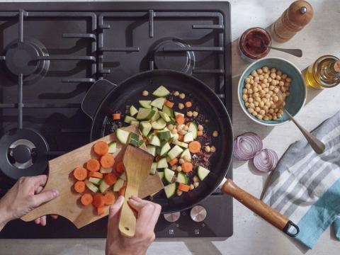 6.03.2 MEZEAST Rezept Couscous Gemüse Schritt 2