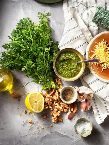 Pesto de fanes de carottes