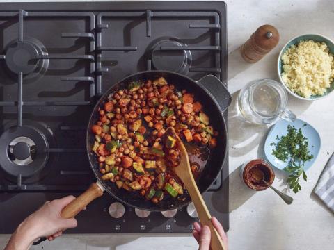 6.03.4 MEZEAST Rezept Couscous-Gemüse Schritt 4