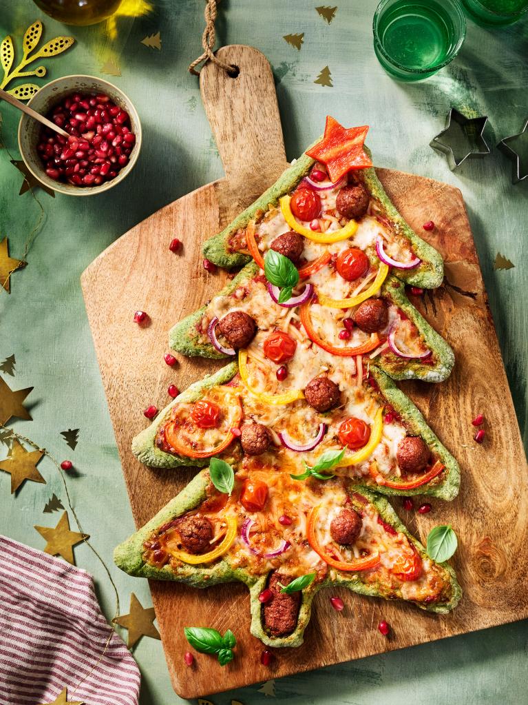 Vegan Christmas tree pizza