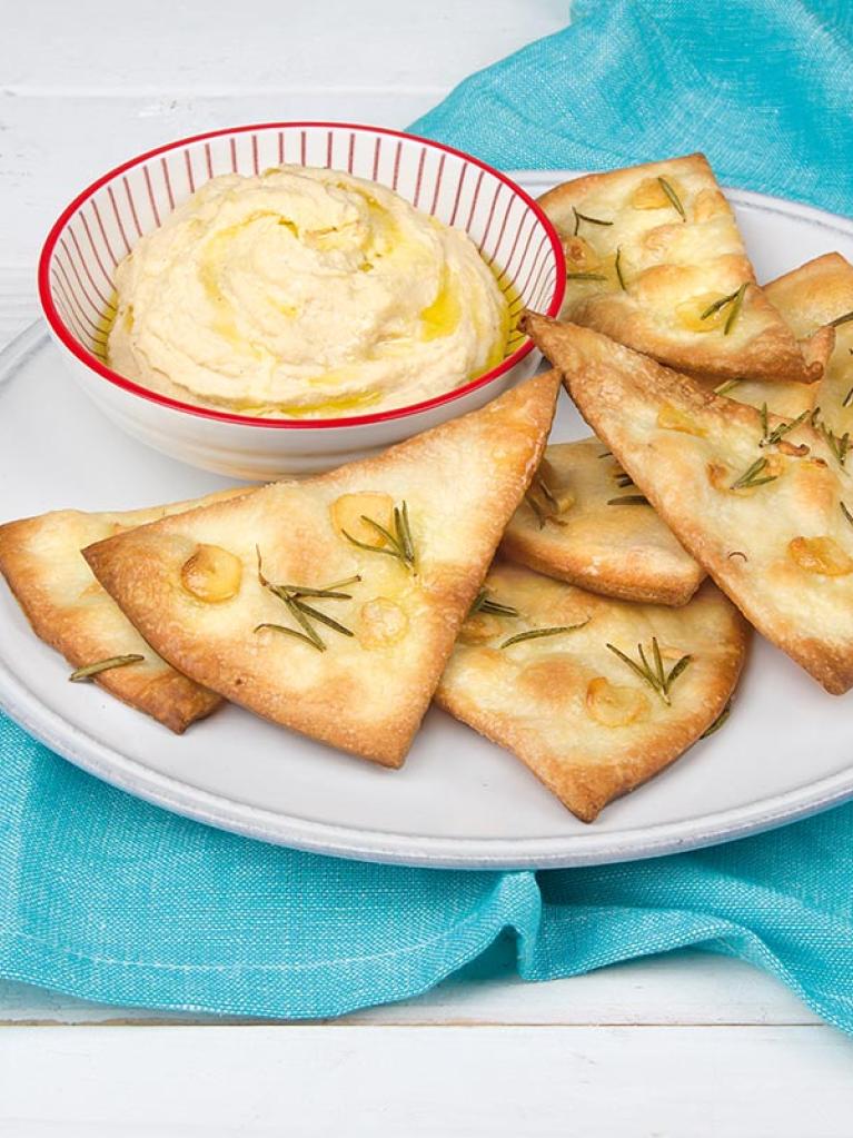 Pain plat au houmous