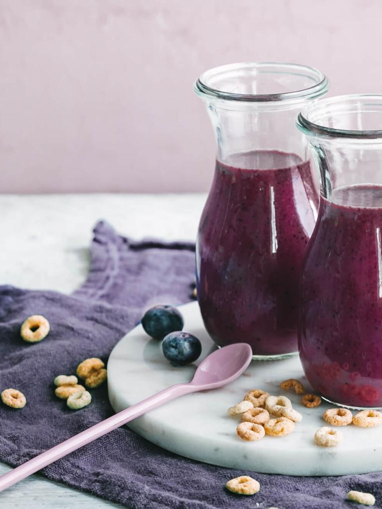 CHEERIOS® Blueberry Cereal Smoothie
