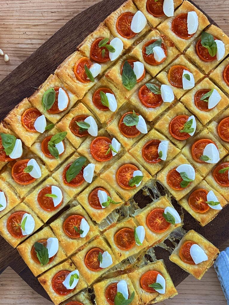 BUITONI_ZEUR_EN_ThisCallsForBuitoniH1_CapresePuffPastry_Image_16x9