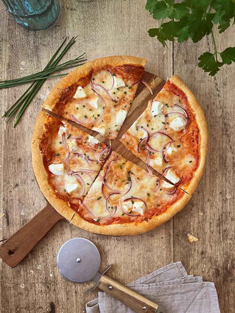 BUITONI_ZEUR_EN_ThisCallsForBuitoniH1_FourCheeseOnionPizza_Image_2x3