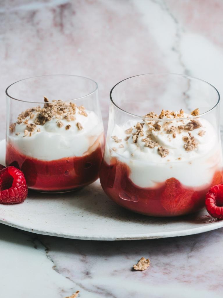 FITNESS RHUBARB, RASPBERRY AND WHOLEGRAIN pots