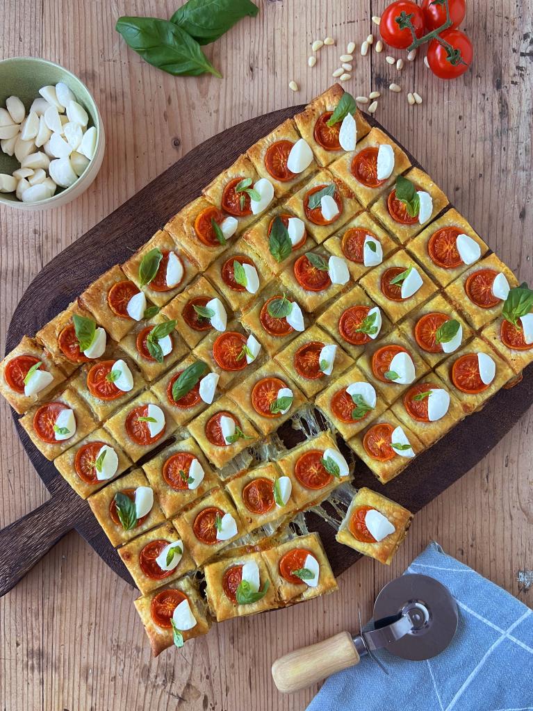 BUITONI_ZEUR_EN_ThisCallsForBuitoniH1_CapresePuffPastry_Image_4x5