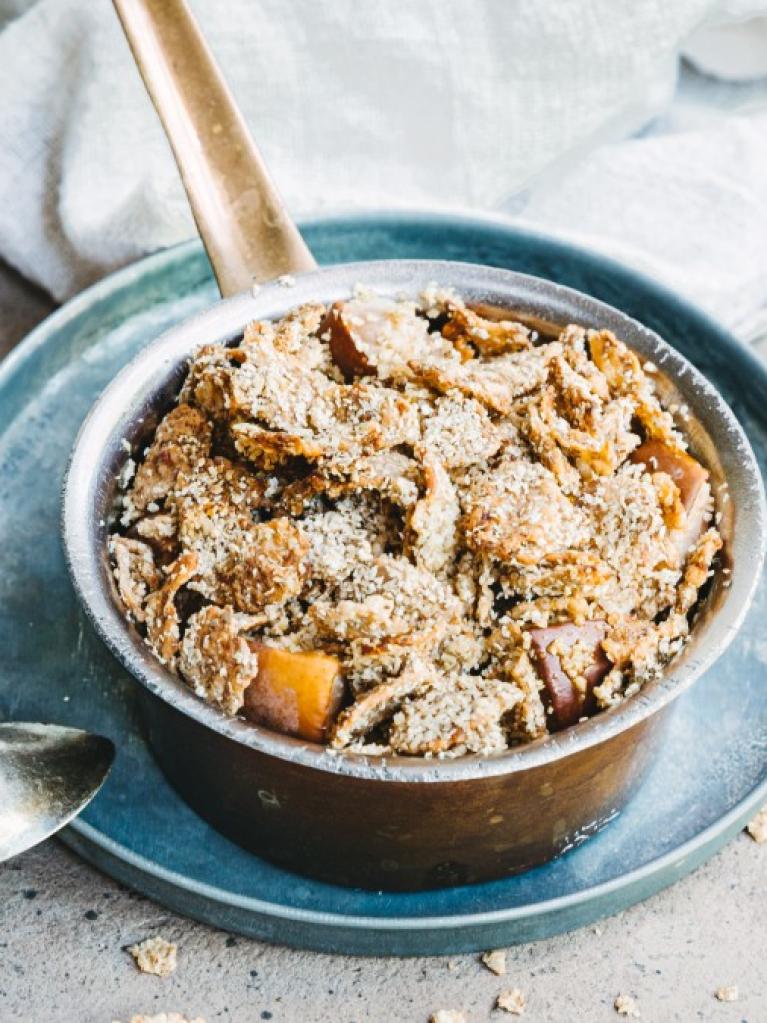 FITNESS PEAR AND WHOLEGRAIN CRUMBLE