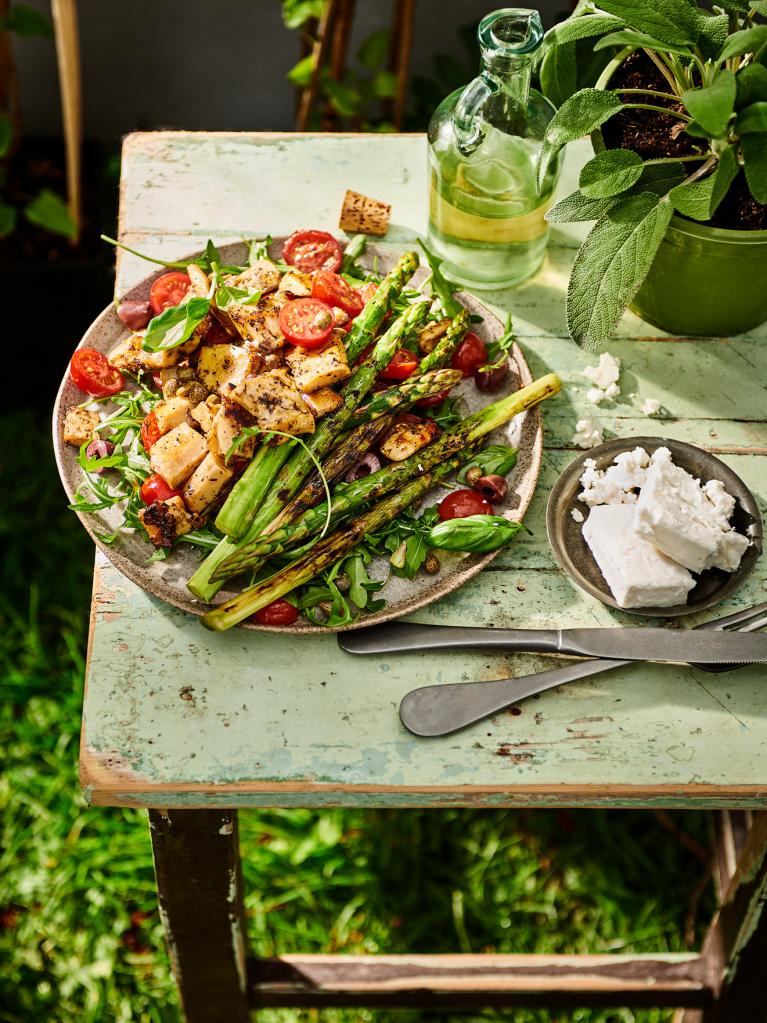 Mediterraner Grillsalat