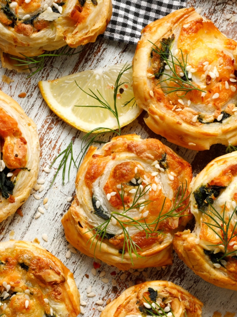Roses feuilletées au saumon