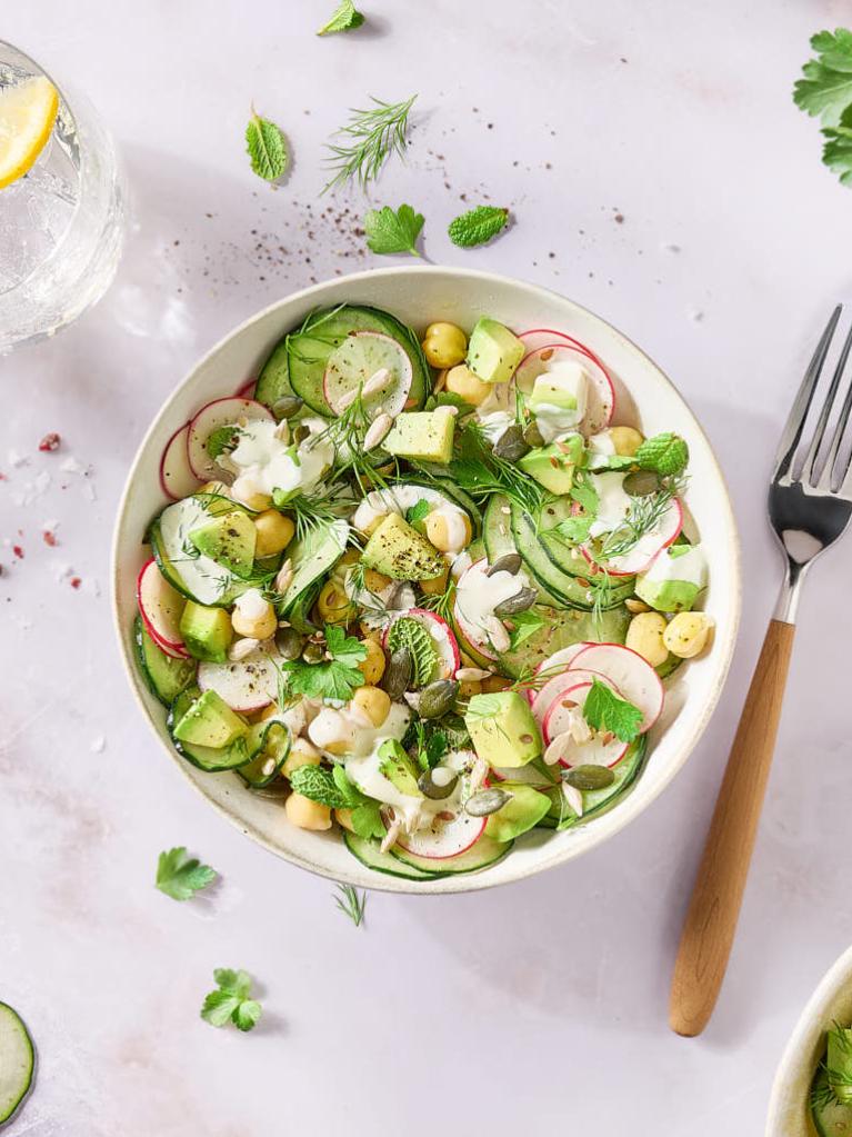 AVOCADO-UND-GURKENSALAT