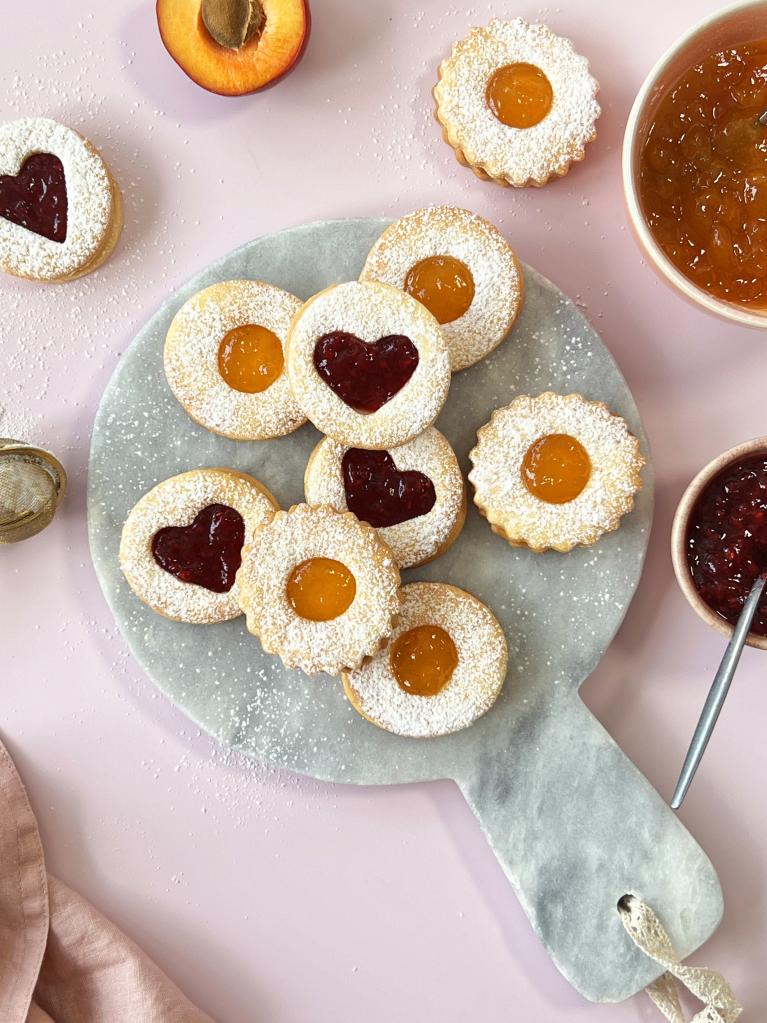 Biscotti occhi di bue ripieni di marmellata