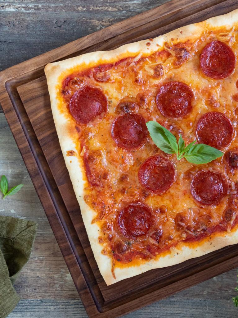 pizza au pepperoni PLAT PRINCIPAL