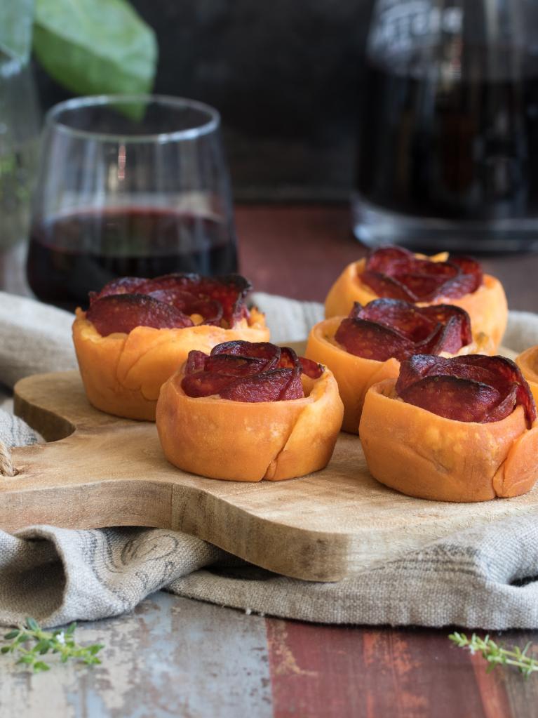 Pizza roses, au fromage et au chorizo Plat principal