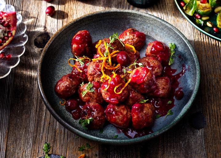 Vegetarische Baellchen in Cranberry sauce