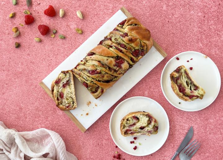 Tresse pistache et framboises