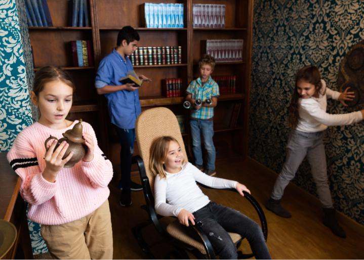 Kinder im Escape Room
